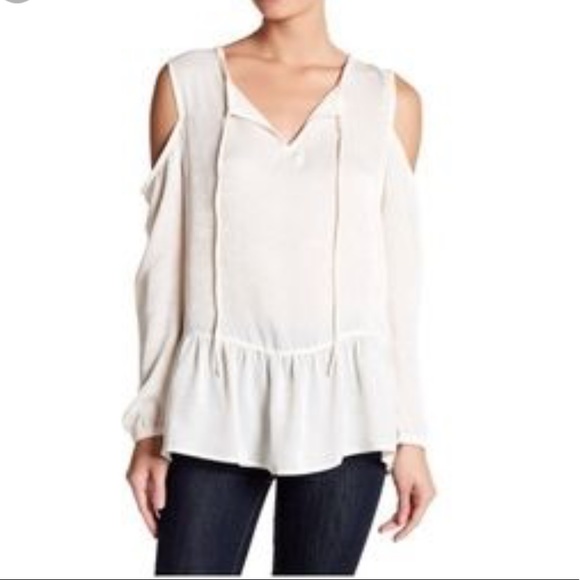 Harlowe and Graham Tops - 💕SALE Harlowe and Graham Cold Shoulder Peplum Top